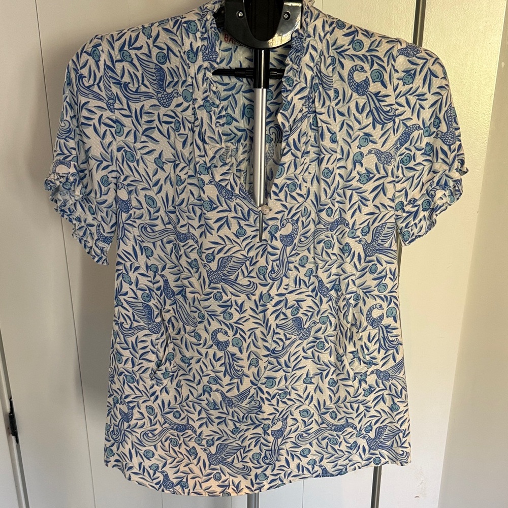 Blue and White Patterned Women's Top Size XS